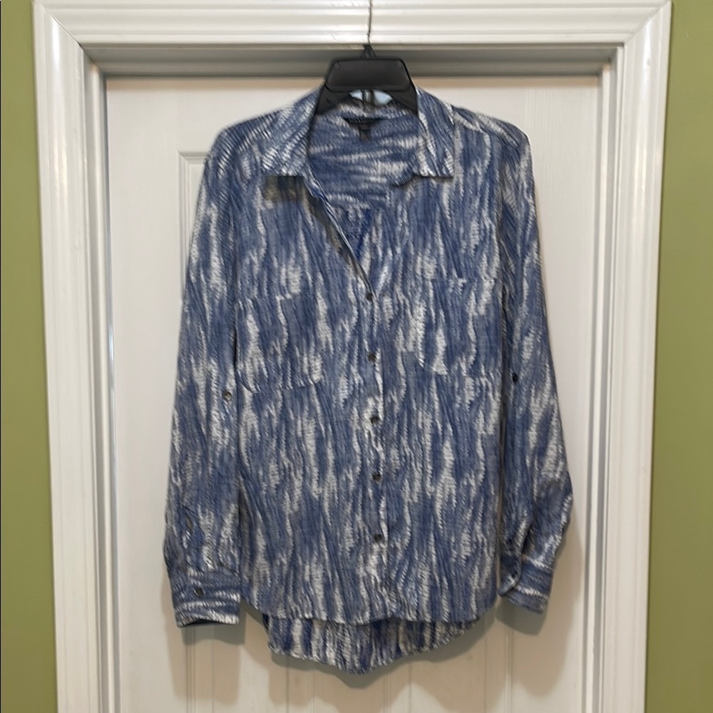 Rock Republic - Split V Neck Blue and White Button-Up Shirt - size XL